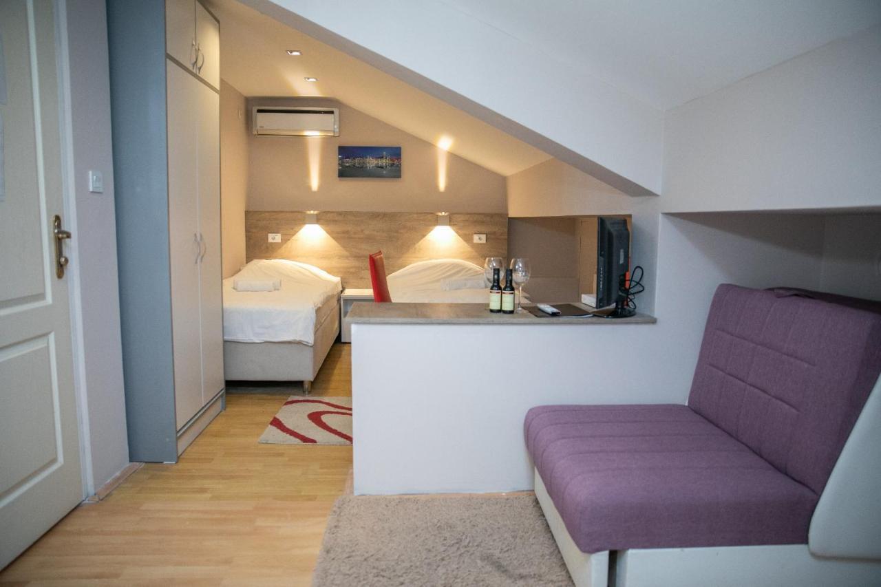 Hotel Dijana Пирот Екстериор снимка