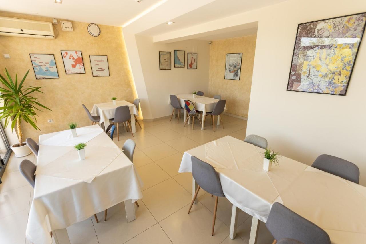 Hotel Dijana Пирот Екстериор снимка